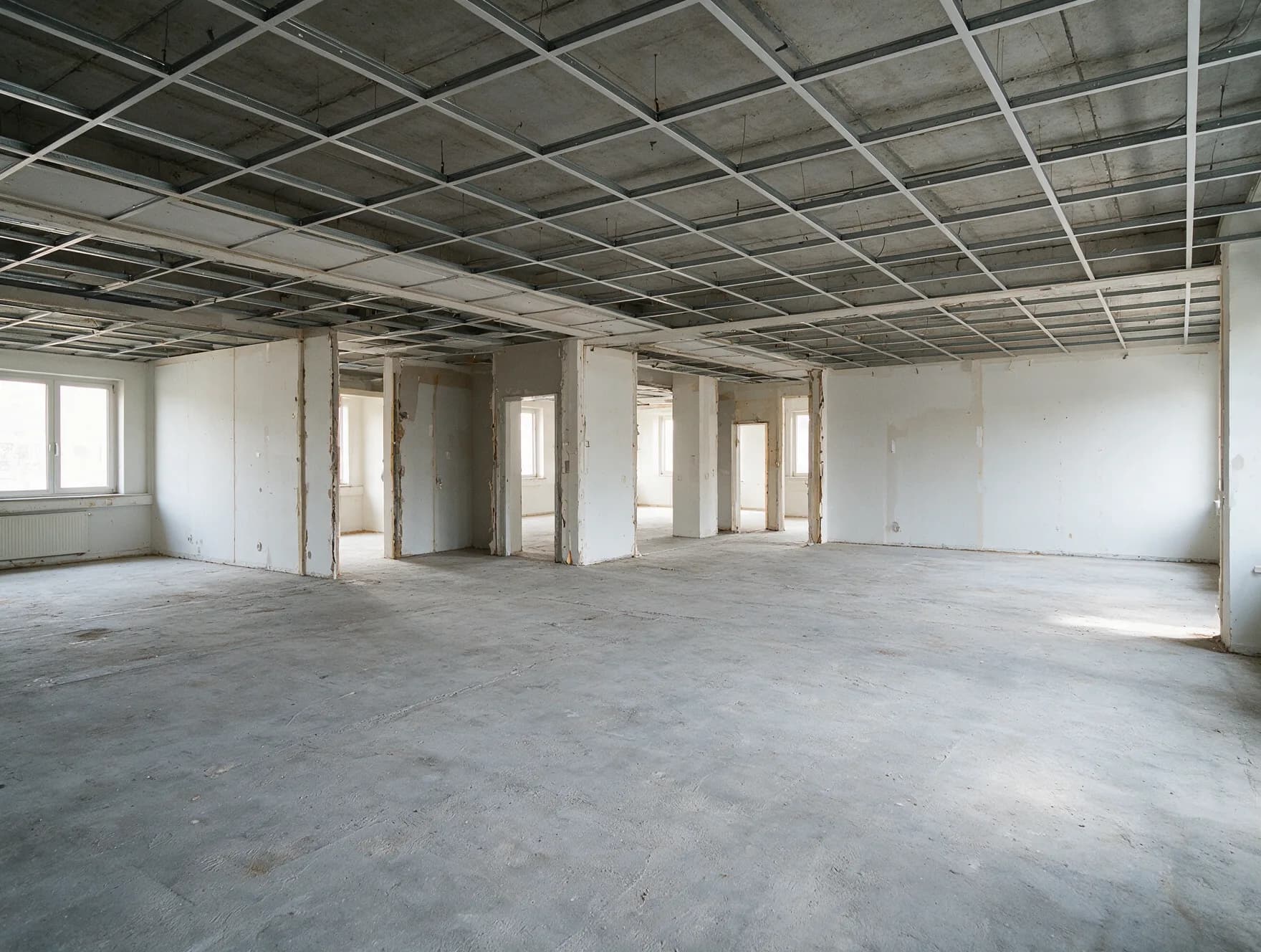 Entkernung und Rückbau in Dresden: entkernte Gewerbefläche nach Demontage zum Festpreis
